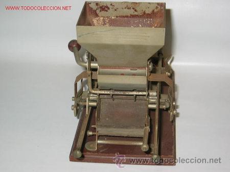 Antig&uuml;edades: MAQUINA DE LIAR CIGARRILLOS - Foto 4