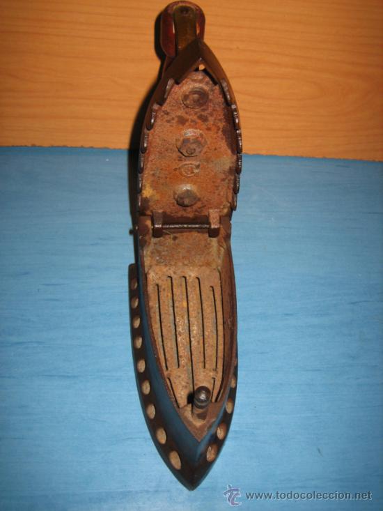 Antig&uuml;edades: Plancha de carbon antigua - Foto 2
