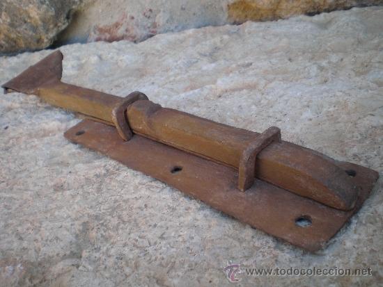 Antig&uuml;edades: PESTILLO DE HIERRO FORJADO-FORJA - Foto 2
