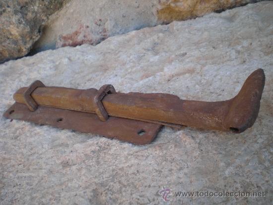 Antig&uuml;edades: PESTILLO DE HIERRO FORJADO-FORJA - Foto 3