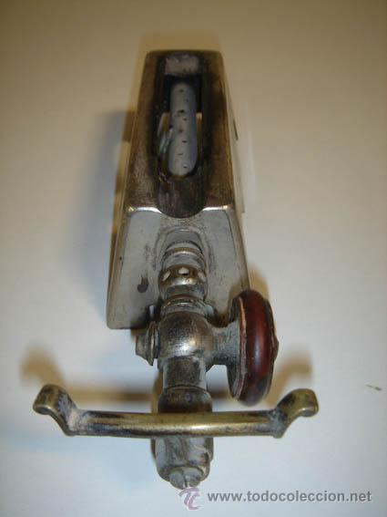 Antig&uuml;edades: ornillo para las tenacillas de ondular - Foto 2