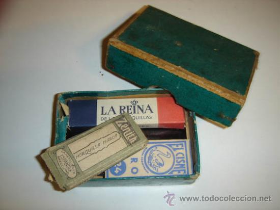 Antig&uuml;edades: caja de peines orquillas - Foto 2