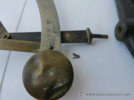 Antig&uuml;edades: pesacartas de 500 gramos plato de aluminio - Foto 5