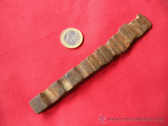 Antig&uuml;edades: ANTIGUO YUNQUE PARA HACER REDONDOS - Foto 2