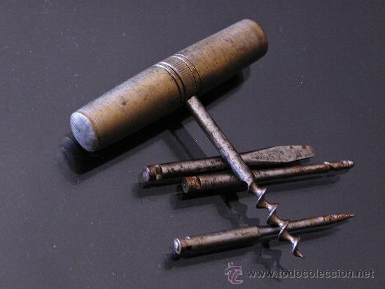 Antig&uuml;edades: ANTIGUO CONTENEDOR DE BOLSILLO CON CUATRO HERRAMIENTAS INTERCAMBIABLES