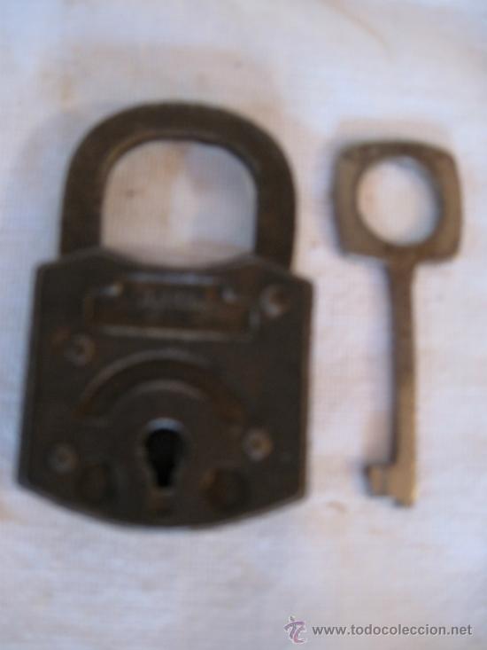 Antig&uuml;edades: CANDADO ANTIGUO METALICO - FUNCIONANDO. - Foto 1