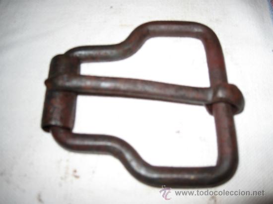 Antig&uuml;edades: HEBILLA METALICA ANTIGUA. - Foto 1