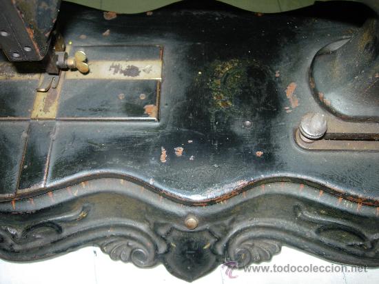 Antig&uuml;edades: maquina de coser rara - Foto 16