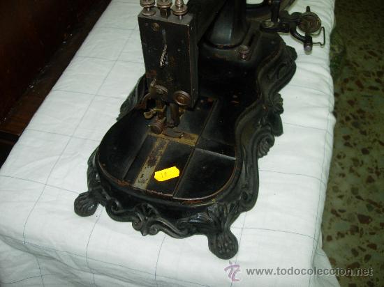 Antig&uuml;edades: maquina de coser rara - Foto 15