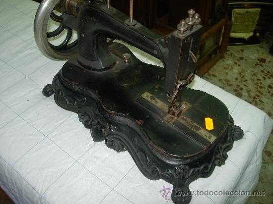 Antig&uuml;edades: maquina de coser rara - Foto 12
