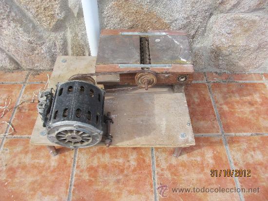 Antig&uuml;edades: CEPILLO ARTESANAL MUY PR&Aacute;CTICO, DE GRAN POTENCIA. - Foto 1