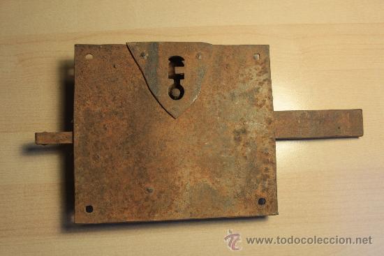 Antig&uuml;edades: Cerradura antigua - Foto 1