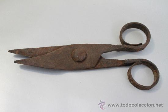 Antig&uuml;edades: Tijeras de forja, 18 cm de largo - Foto 3