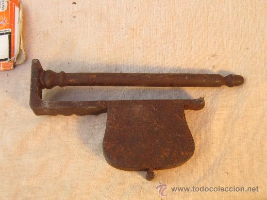 Antig&uuml;edades: CANDADO ANTIGUO SIN LLAVE - Foto 2