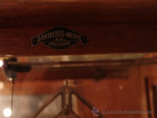 Antig&uuml;edades: ANTIGUA BALANZA DE PRECISI&Oacute;N EN CAJA DE MADERA - Foto 5