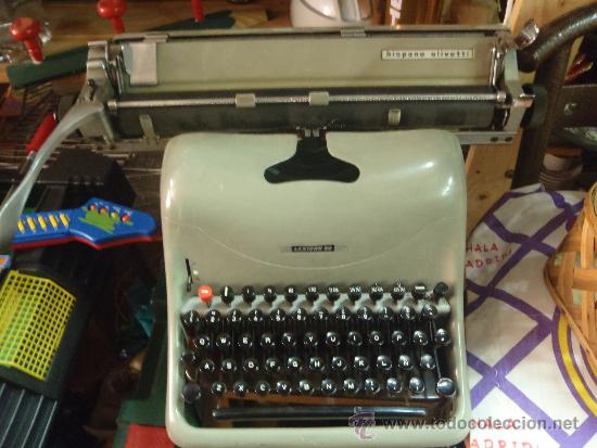 Antig&uuml;edades: MAQUINA DE ESCRIBIR LEXICOM 80. - Foto 1