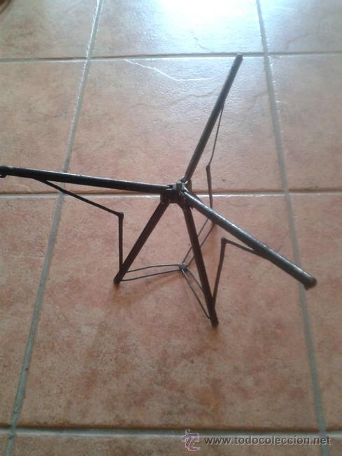 Antig&uuml;edades: TR&Iacute;PODE 24 CM - Foto 2