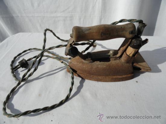 Antig&uuml;edades: ANTIGUA PLANCHA EL&Eacute;CTRICA. MARCA DYNA. - Foto 1