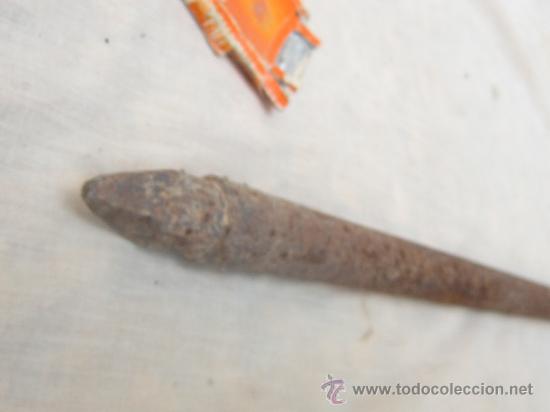 Antig&uuml;edades: CLAVO ANTIGUO DE FORJA - Foto 2