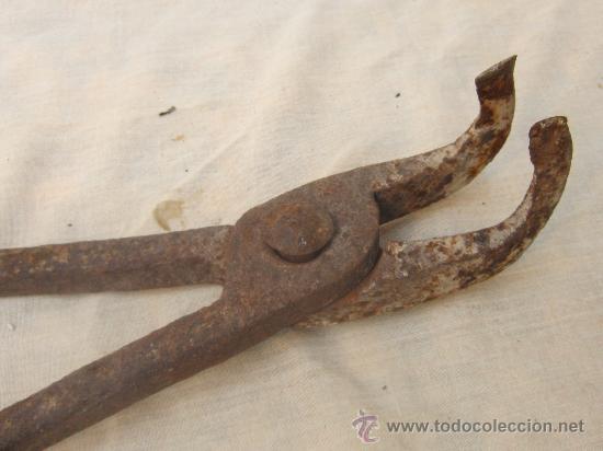 Antig&uuml;edades: TENAZAS DE FORJA PARA BRASAS - Foto 2