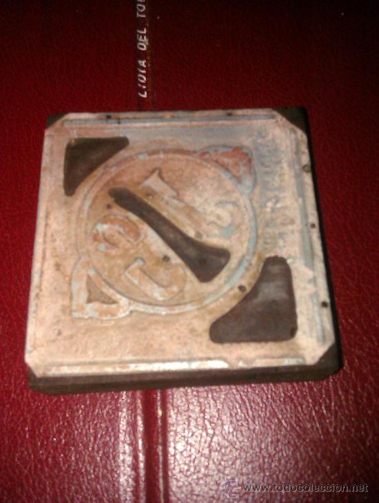 Antig&uuml;edades: ANTIGUO SELLO DE IMPRENTA CON SIMBOLO. - Foto 1
