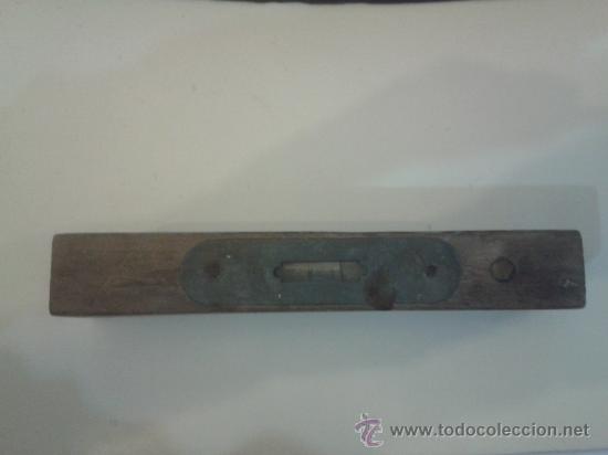 Antig&uuml;edades: NIVEL (ANTIGUO DE ROBLE Y LATON) - Foto 1