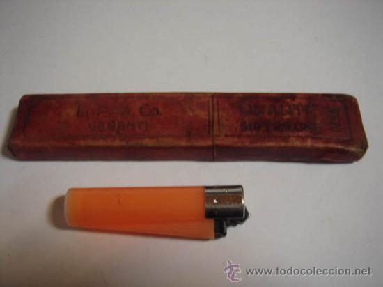Antig&uuml;edades: Antigua navaja para afeitar con estuche. - Foto 2