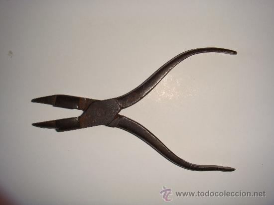 Antig&uuml;edades: Antiguo alicate  de 11 cent&iacute;metros de longitud. - Foto 1