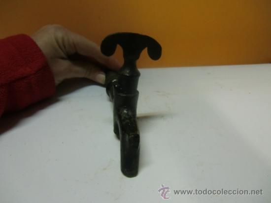 Antig&uuml;edades: Grifo de barrila antiguo - Foto 4