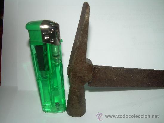 Antig&uuml;edades: ANTIGUO Y PEQUE&Ntilde;O MARTILLO DE TAPICERO. - Foto 3