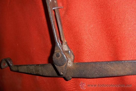 Antig&uuml;edades: BALANZA DE HIERRO FORJA PARA RESTAURAR CON PLATOS - Foto 2