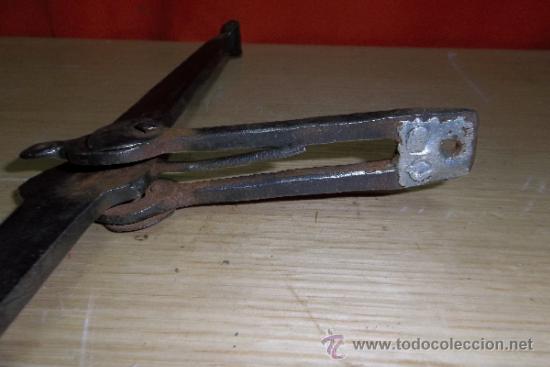 Antig&uuml;edades: BALANZA DE HIERRO EN FORJA PARA RESTAURAR CON PLATOS - Foto 3