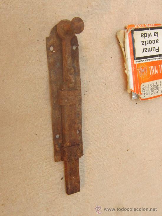 Antig&uuml;edades: PESTILLO ANTIGUO - Foto 1