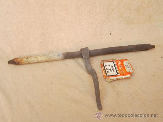 Antig&uuml;edades: PASADOR ANTIGUO DE FORJA - Foto 1