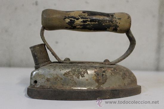 Antig&uuml;edades: Antigua plancha el&eacute;ctrica AEG - Foto 1