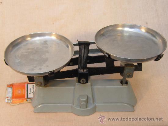 Antig&uuml;edades: BALANZA DE 2KG.  MARCA COBOS - Foto 2