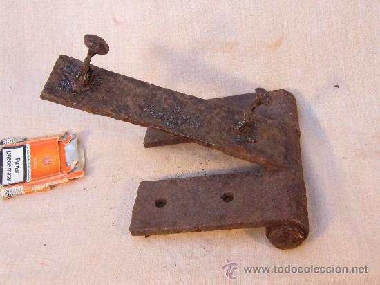 Antig&uuml;edades: BISAGRA EN HIERRO DE FORJA - Foto 4