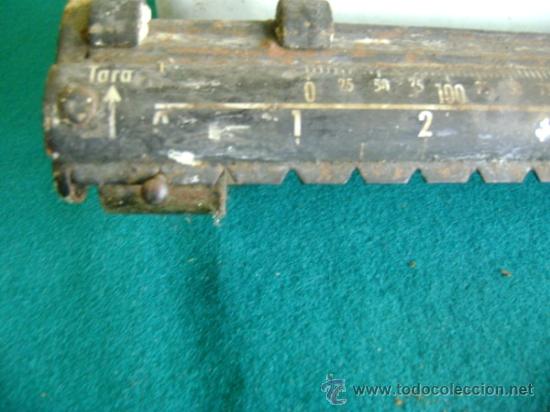 Antig&uuml;edades: Antigua b&aacute;scula de hasta 7,5 kg - Foto 2