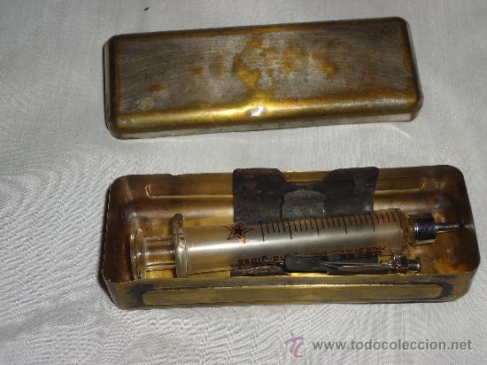 Antig&uuml;edades: Jeringa de cristal en su caja original - Foto 2