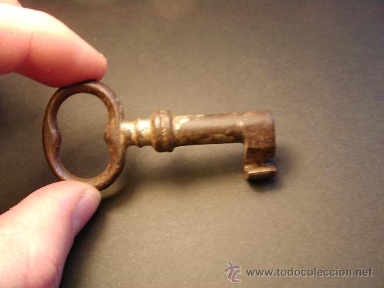 Antig&uuml;edades: Antigua llave de hierro. 6.5 cm. - Foto 1