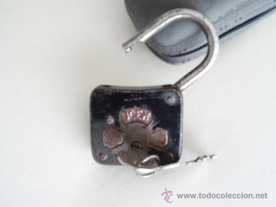 Antig&uuml;edades: CANDADO UCEM. CON DOS LLAVES. FUNCIONA CORRECTAMENTE. - Foto 5