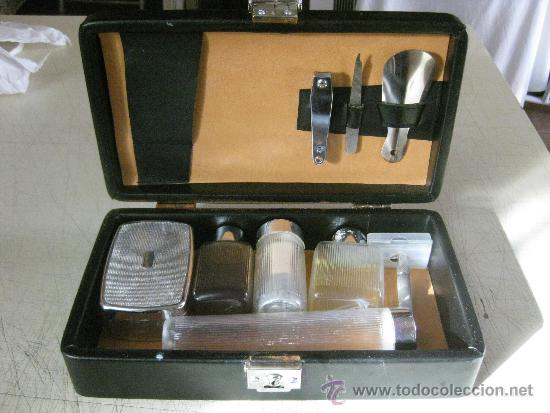 Antig&uuml;edades: ESTUCHE DE AFEITAR PIEL O SIMIL CON COMPLEMENTOS - Foto 1