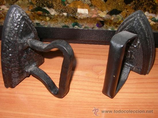 Antig&uuml;edades: Pareja de planchas macizas antiguas - Foto 4