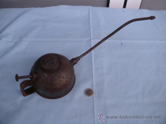 Antig&uuml;edades: ANTIGUA ALCUZA PARA ENGRASE MARCA SAMOA - Foto 3