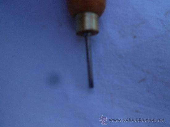 Antig&uuml;edades: DESTORNILLADOR PEQUE&Ntilde;O CON PU&Ntilde;ODE MADERA - Foto 2