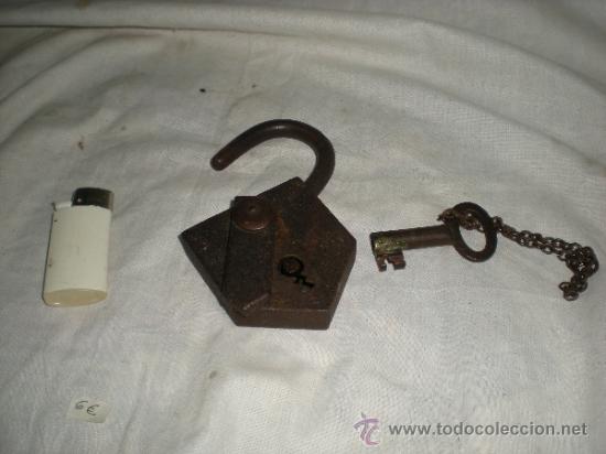 Antig&uuml;edades: PEQUE&Ntilde;O CANDADO CON LLAVE FUNCIONANDO - Foto 3