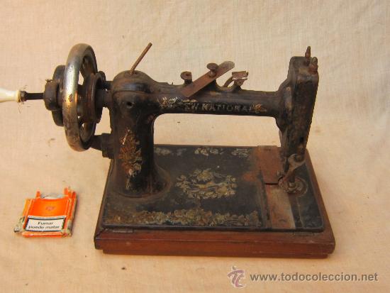 Antig&uuml;edades: MAQUINA DE COSER NEW NATIONAL - Foto 2
