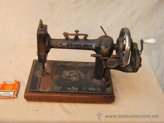 Antig&uuml;edades: MAQUINA DE COSER NEW NATIONAL - Foto 7