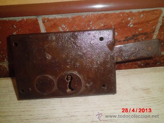 Antig&uuml;edades: CERRADURA ANTIGUA - Foto 1