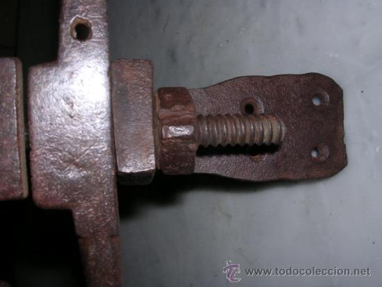 Antig&uuml;edades: PEQUE&Ntilde;O TORNILLO DE FORJA DE HIERRO ,  - 21X18 CM. - Foto 10